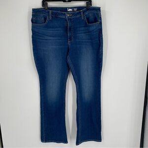 Lee Women’s Midrise Regular Fit Blue Bootcut Jeans size 20